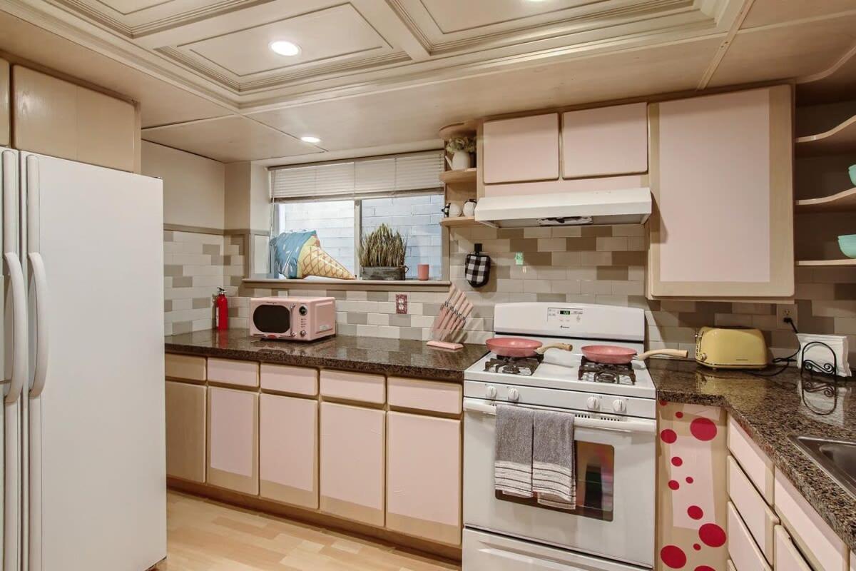 Barbie'S Dream Apt In The City 새크라멘토 외부 사진